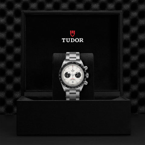 Tudor black bay chrono